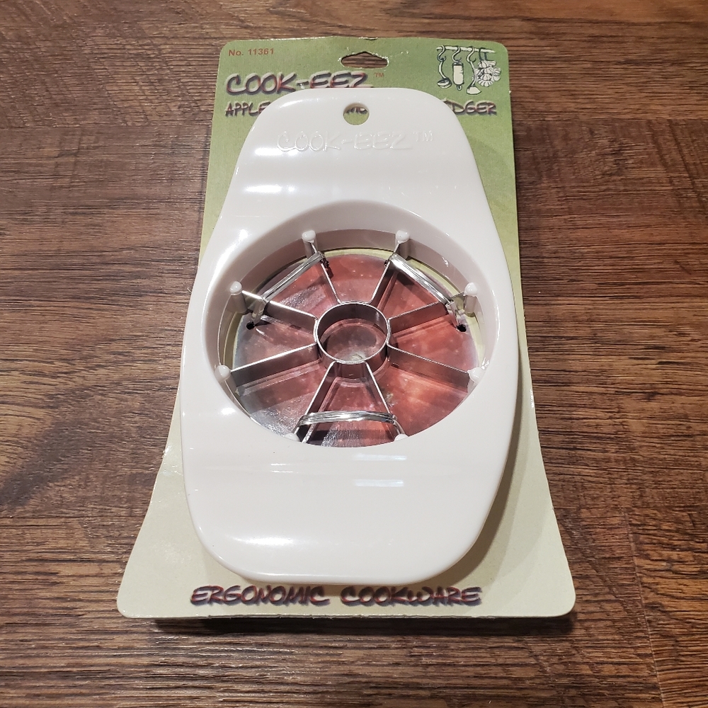 Cook-eez Apple Cutter Core Remover & Wedger Apple Slices Home Kitchen White New